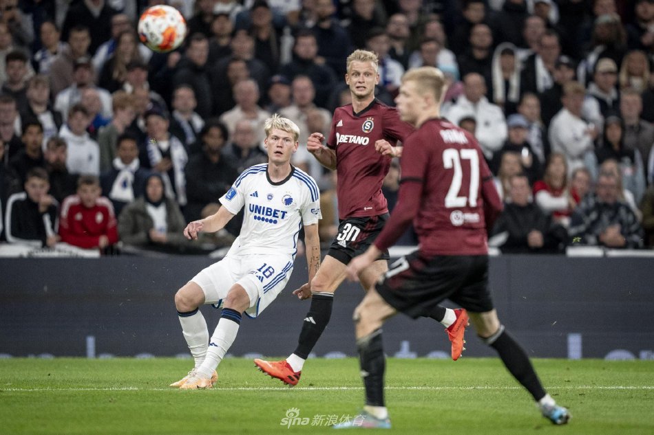 她的对手都 她的对手都