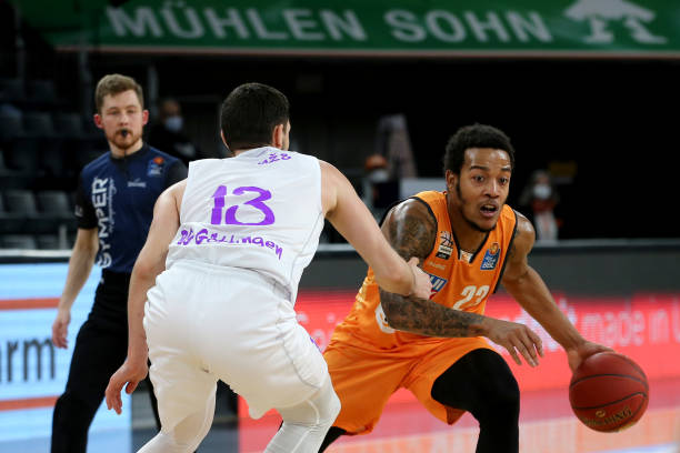 转会市场逐 转会市场逐