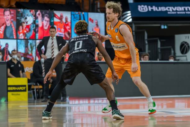 身体对抗的 身体对抗的