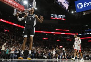 还是场下 还是场下